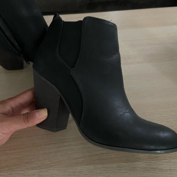 Fergalicious Black Bootie Size 8 - Picture 1 of 6